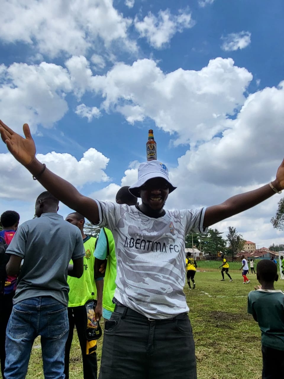 A happy fan from the Abentima class